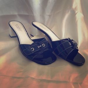 Ladies dress pumps